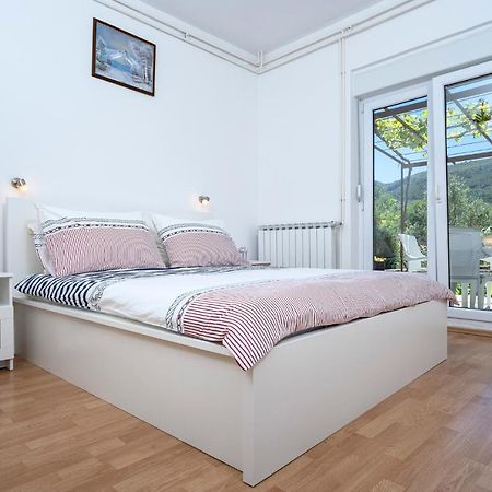 Apartments Draganic Jelsa  Ngoại thất bức ảnh