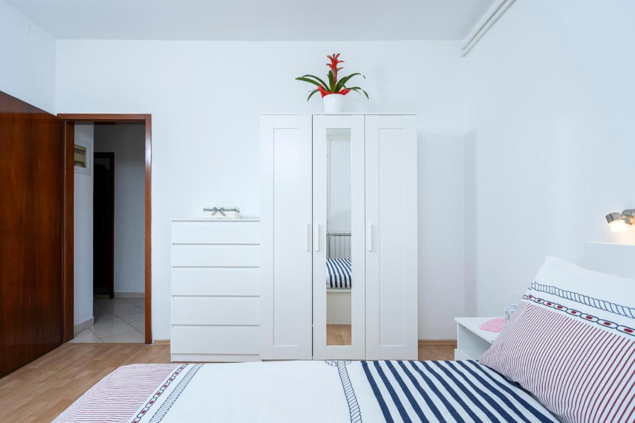 Apartments Draganic Jelsa  Ngoại thất bức ảnh