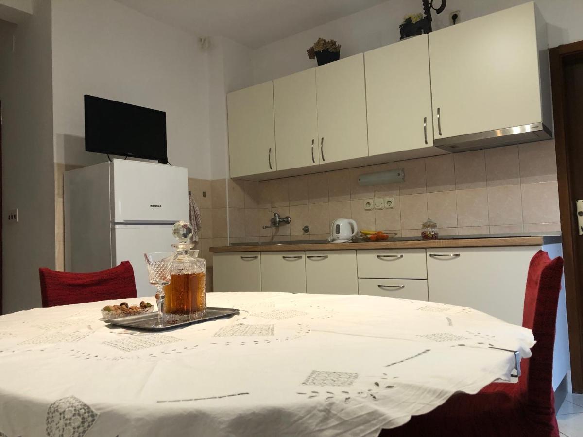 Apartments Draganic Jelsa  Ngoại thất bức ảnh