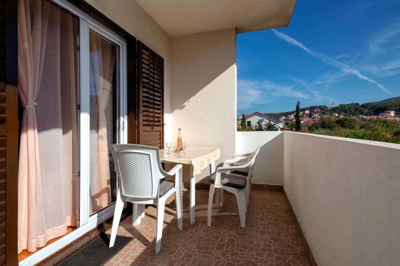 Apartments Draganic Jelsa  Ngoại thất bức ảnh